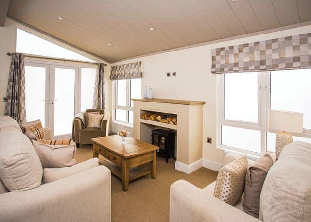 Luxury Lodge Hot Tub 4 - Finlake Resort & Spa, Chudleigh, Newton Abbot