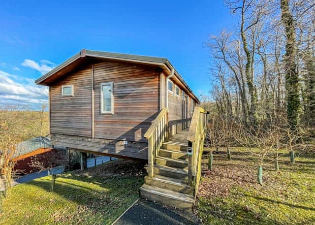 Superior Lodge Hot Tub 5 - Finlake Resort & Spa, Chudleigh, Newton Abbot