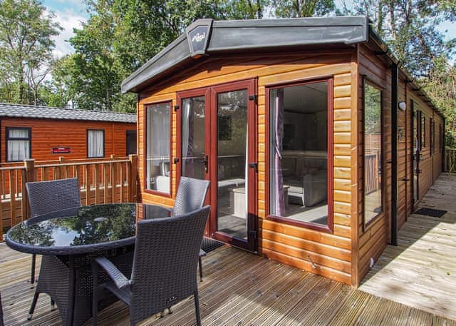 Comfort Caravan 6 Hot Tub - Finlake Resort & Spa, Chudleigh, Newton Abbot