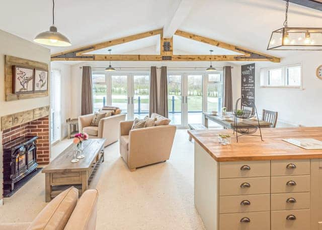 Foxglove Lodge - Florence Springs Lakeside Lodges, St Florence, Tenby