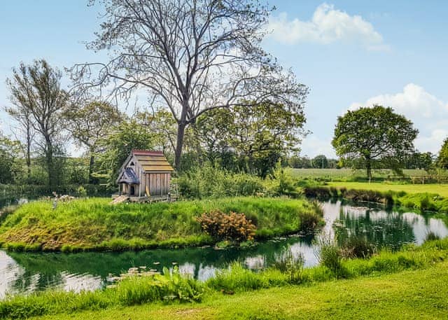 Paris - Flaxton Meadows Luxury Lodges, Flaxton