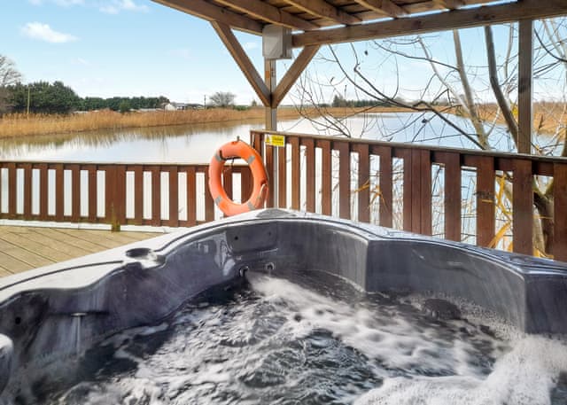 Cathedral View VIP - Fenview Lakes, Ely