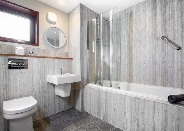 Golden Oak 4 Pet - Garwnant Brecon Beacons, Merthyr Tydfil