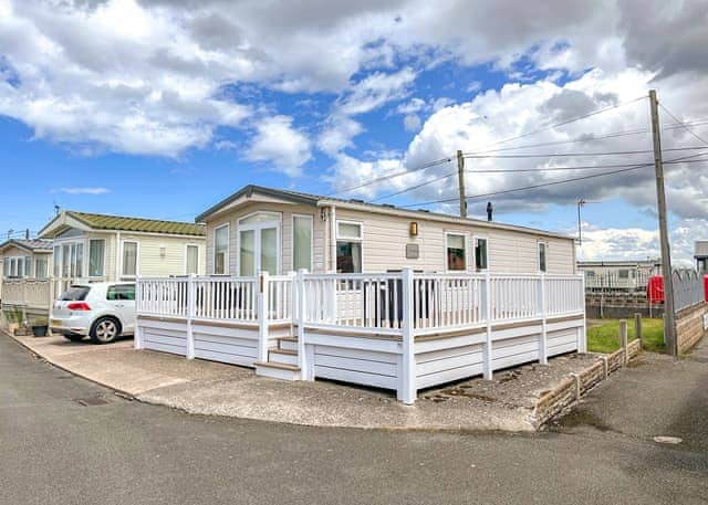 Platinum 4 + 2 - Golden Gate Holiday Centre, Towyn, Conwy