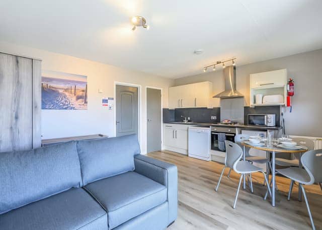 Shoreline Apartment 1 - Golden Coast Holiday Park, Woolacombe