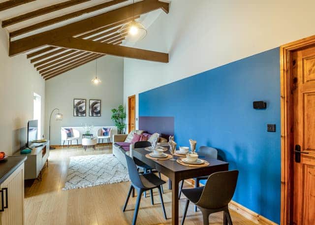 Swan Cottage - Glan Morfa Lodge Retreat, Llangafo