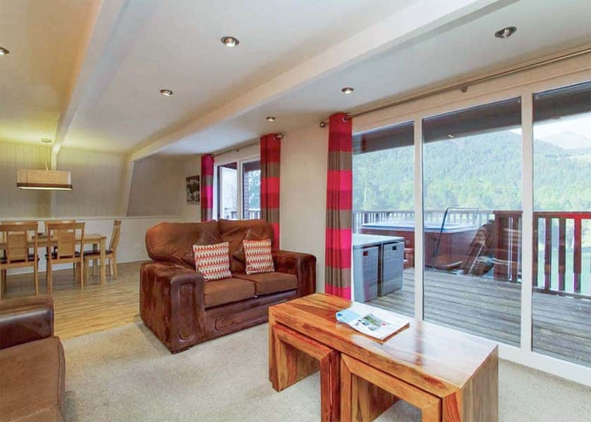 Scandinavian 2 Bed Hot Tub Lodge (Pet) in Lochgoilhead, on the ...