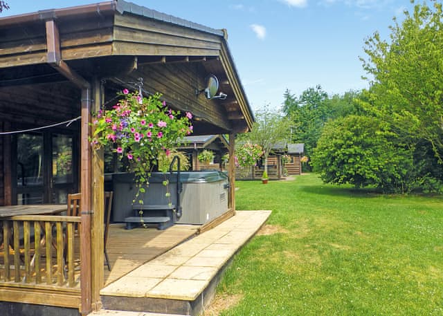 Hedgehog Lodge - Goodiford Mill Lakes, Kentisbeare, Nr Cullompton