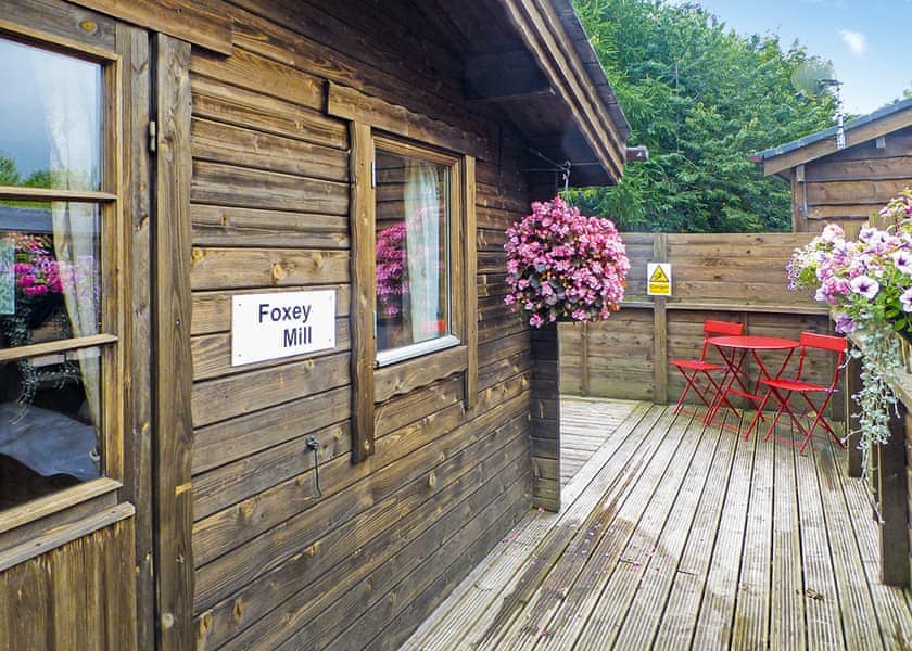 Foxy Lodge - Goodiford Mill Lakes, Kentisbeare, Nr Cullompton