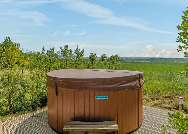 Lakeside Pod Plus | Haywood Oaks Golf and Country Club, Oxton