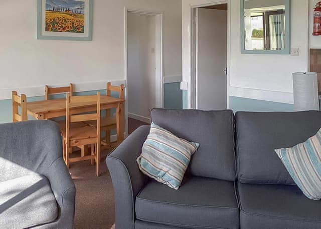 2 Bedroom Pet Friendly Bungalow - Hengar Manor Country Park, St Tudy, Bodmin