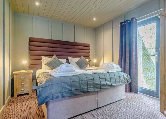 Silver Moon - Henlle Hall Woodland Lodges, Henlle, Nr Oswestry