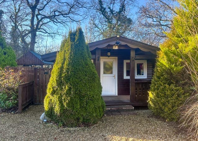 Finch Lodge - Heronstone Lodges, Brecon Beacons National Park, 