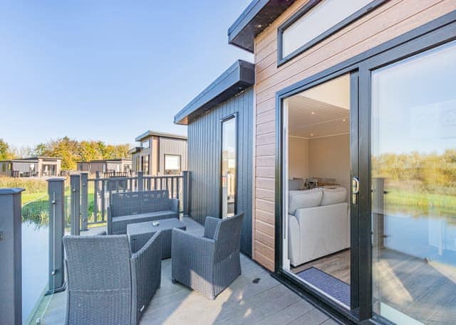 Lakeside Retreat VIP - Waterside Hambleton Lakeside Lodges, Poulton-Le-Fylde