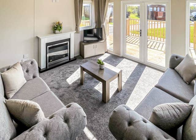Heaton Lodge - Holderness Country Park, Tunstall, Nr Hull