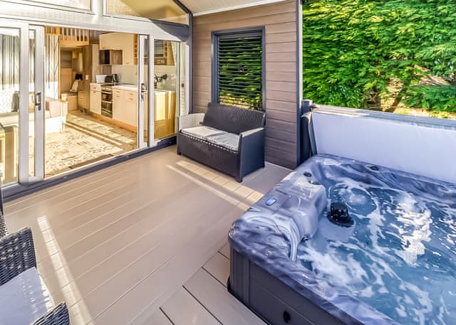Pladda Pod with Hot Tub - Heads of Ayr Holiday Park, Ayr