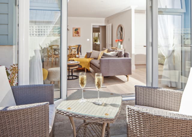 Typical | 4 Berth Luxury Cottage - The Bay Colwell, Freshwater, Colwell Bay