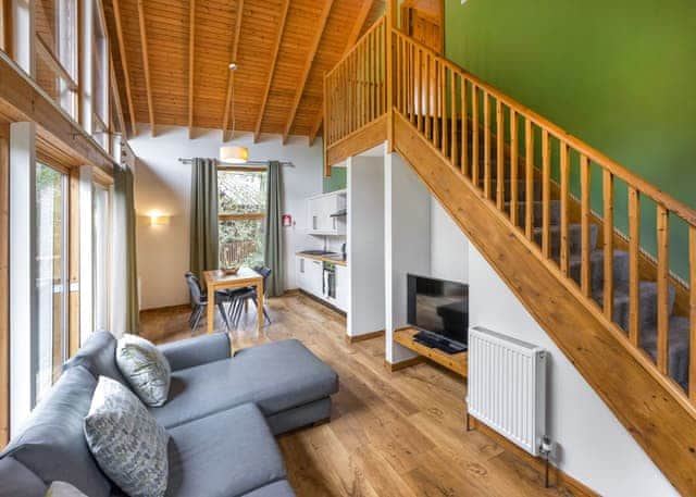 Classic Golden Oak 2 (Pet) - Keldy, Nr Pickering