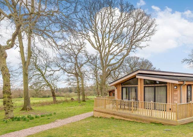 Retreat Lodge 4 - Kenwick Woods, Louth, Lincolnshire Wolds