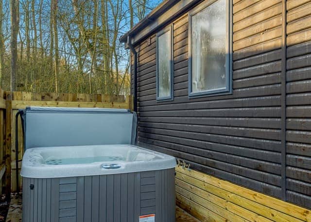 Horncastle Spa Plus (Pet) - Kenwick Woods, Louth, Lincolnshire Wolds
