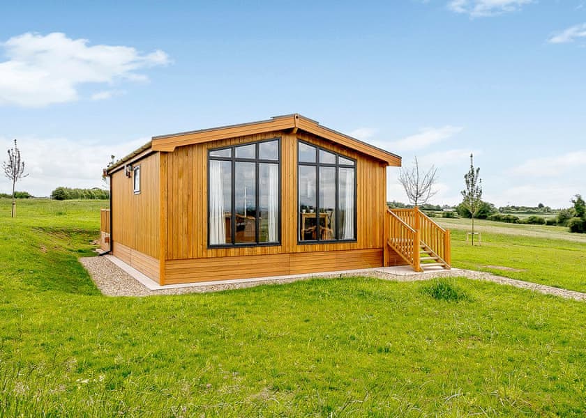 Knights Lodges In Bretby Derbyshire Lodges Book Online