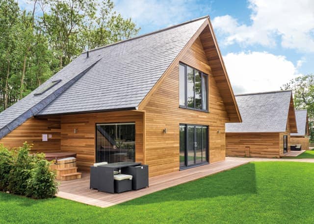 Hoseasons Dog Friendly Lodges With Hot Tubs Hoseasons Dog Friendly Lodges With Hot Tubs