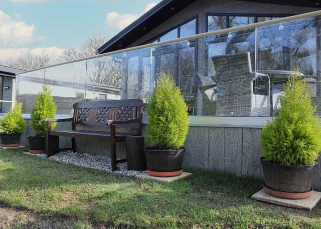 Lake Front 2 bedroom lodge - Lakeview Manor Lodges, Dunkeswell, Honiton
