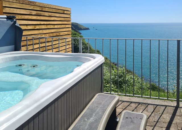 Clifftop Hot Tub (Sleeps 4) - Leonards Cove, Stoke Fleming, Dartmouth