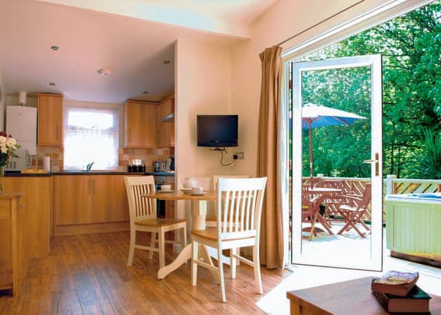Morva Spa (Pet) 2.0 - Leycroft Valley, Perranporth