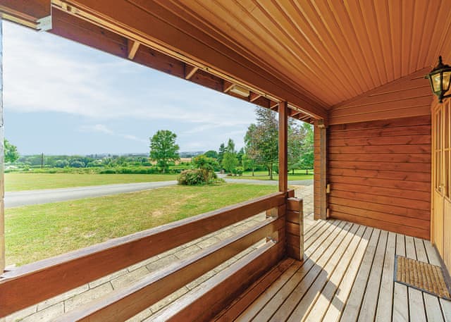 Falcon Wood Lodge - Woodside Lodges Country Park, Ledbury