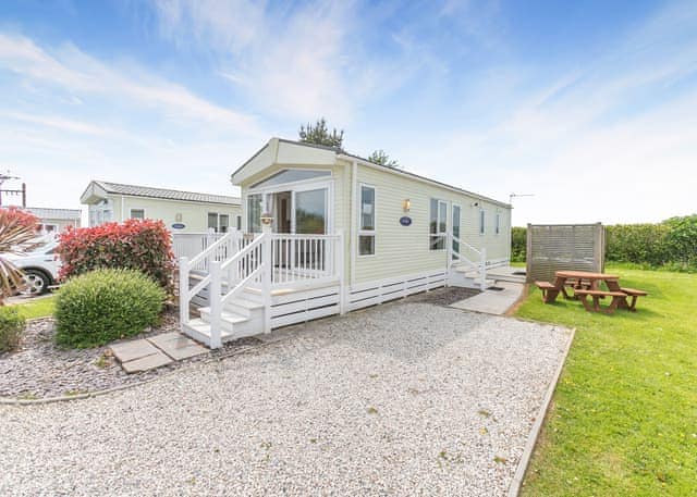 Sandy Pebble Deluxe - Looe Coastal Retreat, Looe