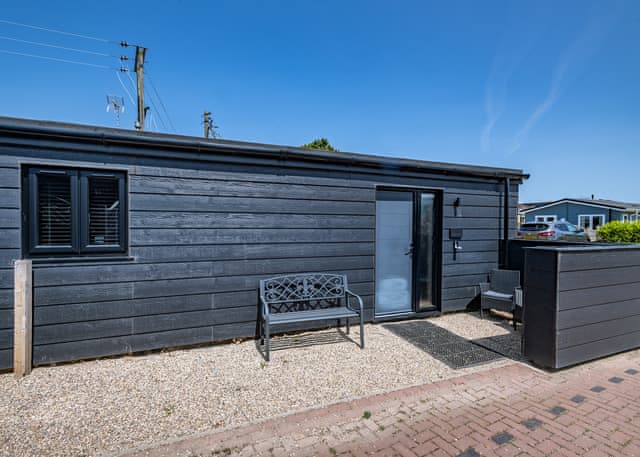 Sanctuary Barn (Pet) - Mundesley Holiday Village, Mundesley