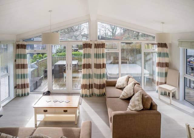 Deluxe Spa Pet - Alder Country Park, North Walsham 