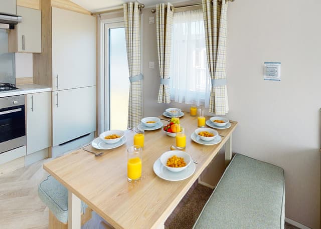 Gold Plus 3 Caravan (Pet Friendly) - Pakefield Holiday Park, Pakefield, Lowestoft