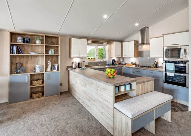 Limetree Lodge 3 (Pets Welcome) - Pease Bay Holiday Park, Cockburnspath, Nr Dunbar
