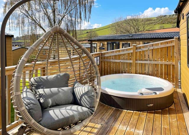 Signature 4 VIP Plus Hot Tub  - Primley Meadow, Paignton