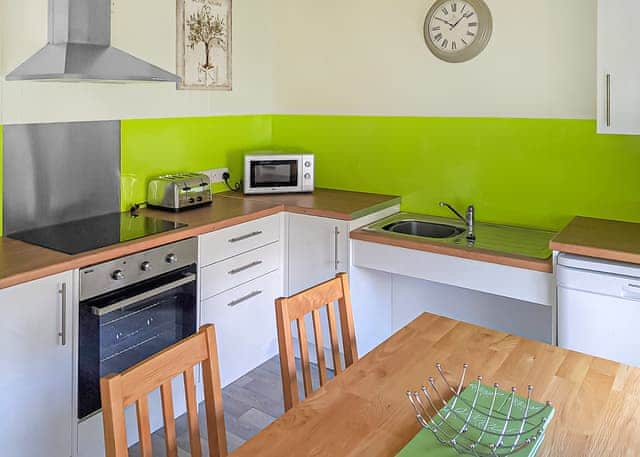 Typical PV 3 Bed Gold Bungalow sleeps 8 | PV 3 Bed Gold Bungalow sleeps 8 - Perran View Holiday Park, St Agnes, Nr Newquay