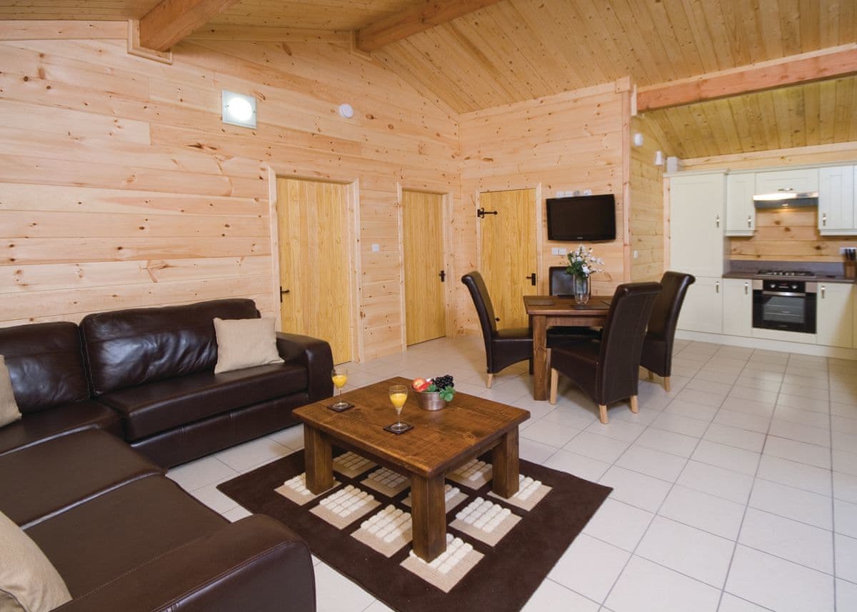 Badger Log Cabin 6 Quarry Walk Lodges Staffordshire Heart Of