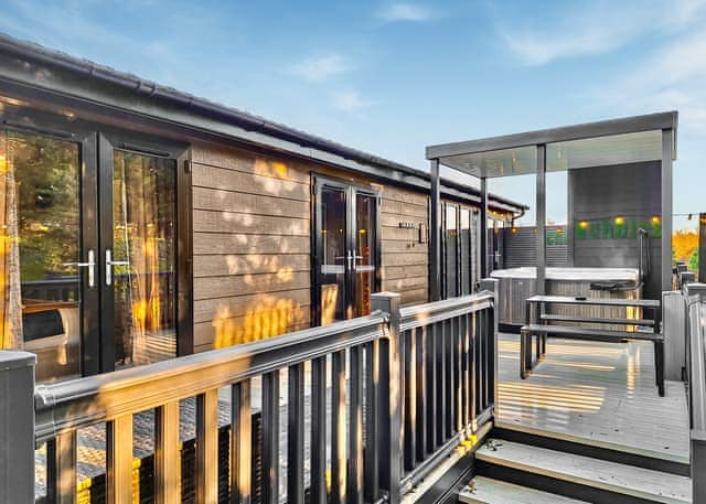 Spa Oasis - Raywell Hall Country Lodges, Raywell, Beverley