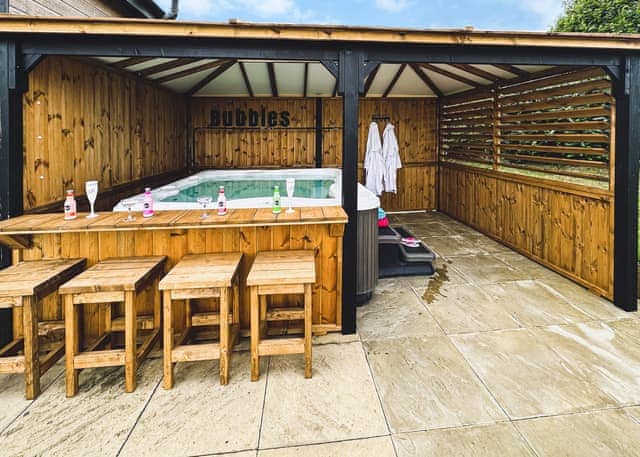 Spa Pacific - Raywell Hall Country Lodges, Raywell, Beverley