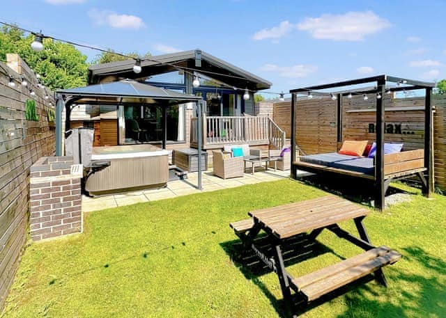 Spa Soleil - Raywell Hall Country Lodges, Raywell, Beverley