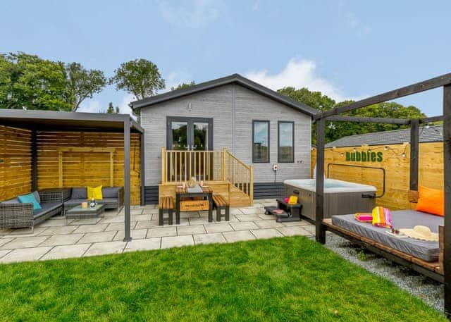 Spa Driftaway - Raywell Hall Country Lodges, Raywell, Beverley