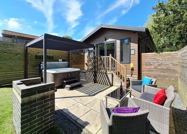 Springwood Spa - Raywell Hall Country Lodges, Raywell, Beverley