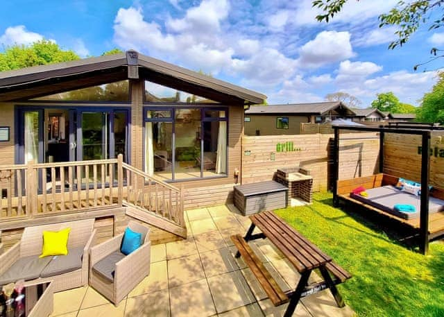 Spa Enchant - Raywell Hall Country Lodges, Raywell, Beverley