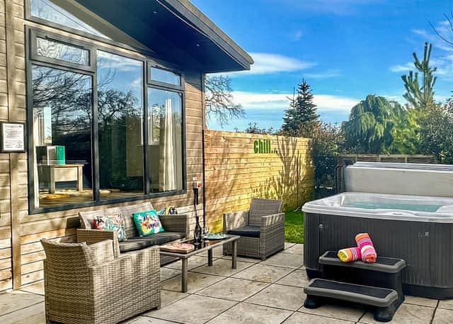 Spa Harmony (Pet Garden) - Raywell Hall Country Lodges, Raywell, Beverley