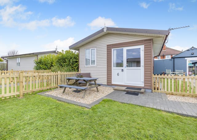 Chalet 6 - Ravenna Holiday Park, Anderby Creek, Mablethorpe