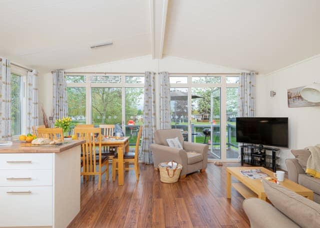Stratford Lodge - Riverside Park, Stratford-upon-Avon