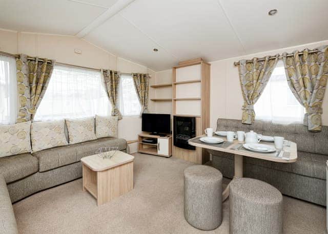 Stratford Caravan WCF (Pet) - Riverside Park, Stratford-upon-Avon