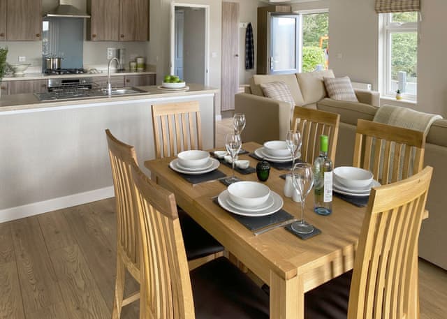 Esk Lodge VIP - Ruthven Falls, Ruthven