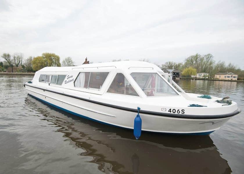 Swan Radiance Boat Hire